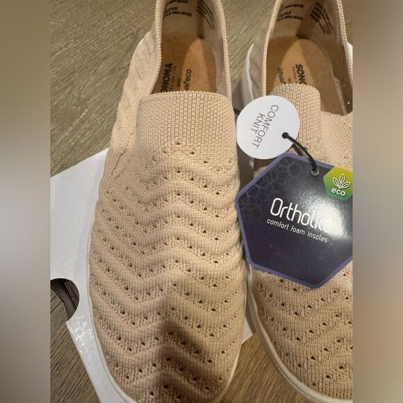 NWT. Ortholite comfort / soma slip ons - Picture 3 of 9